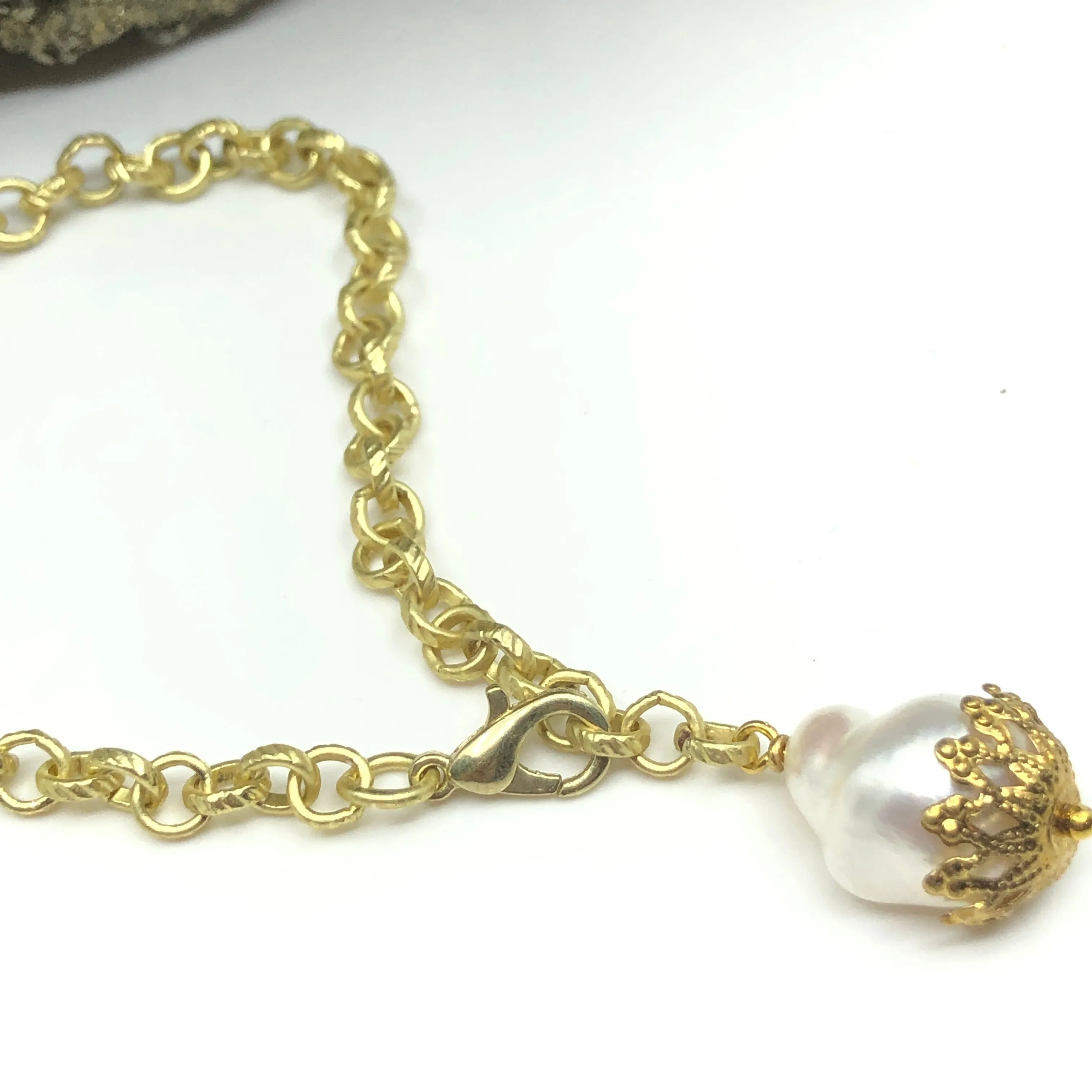 Flirty Chick Pearl Bracelet